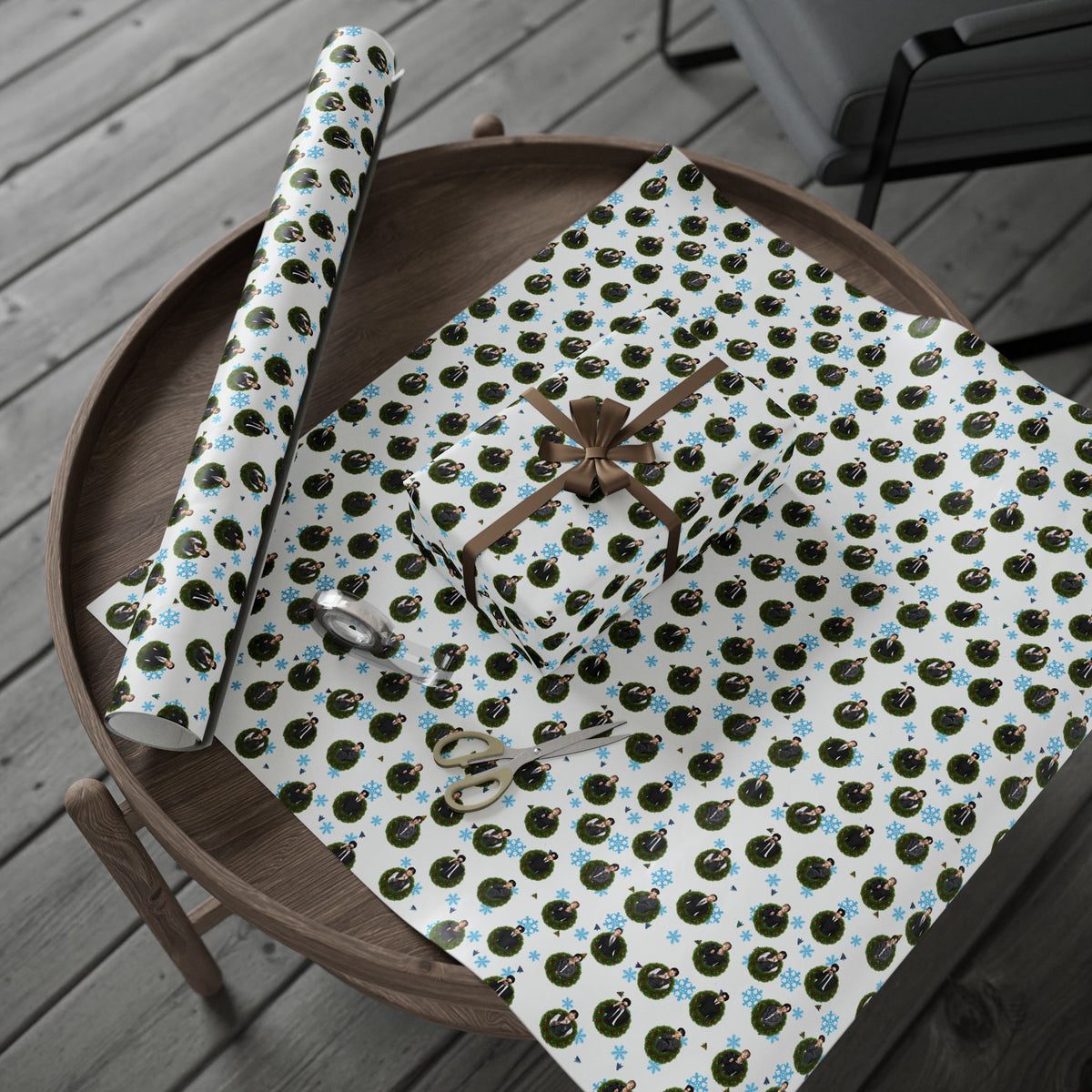 Holiday Wreath Wrapping Paper