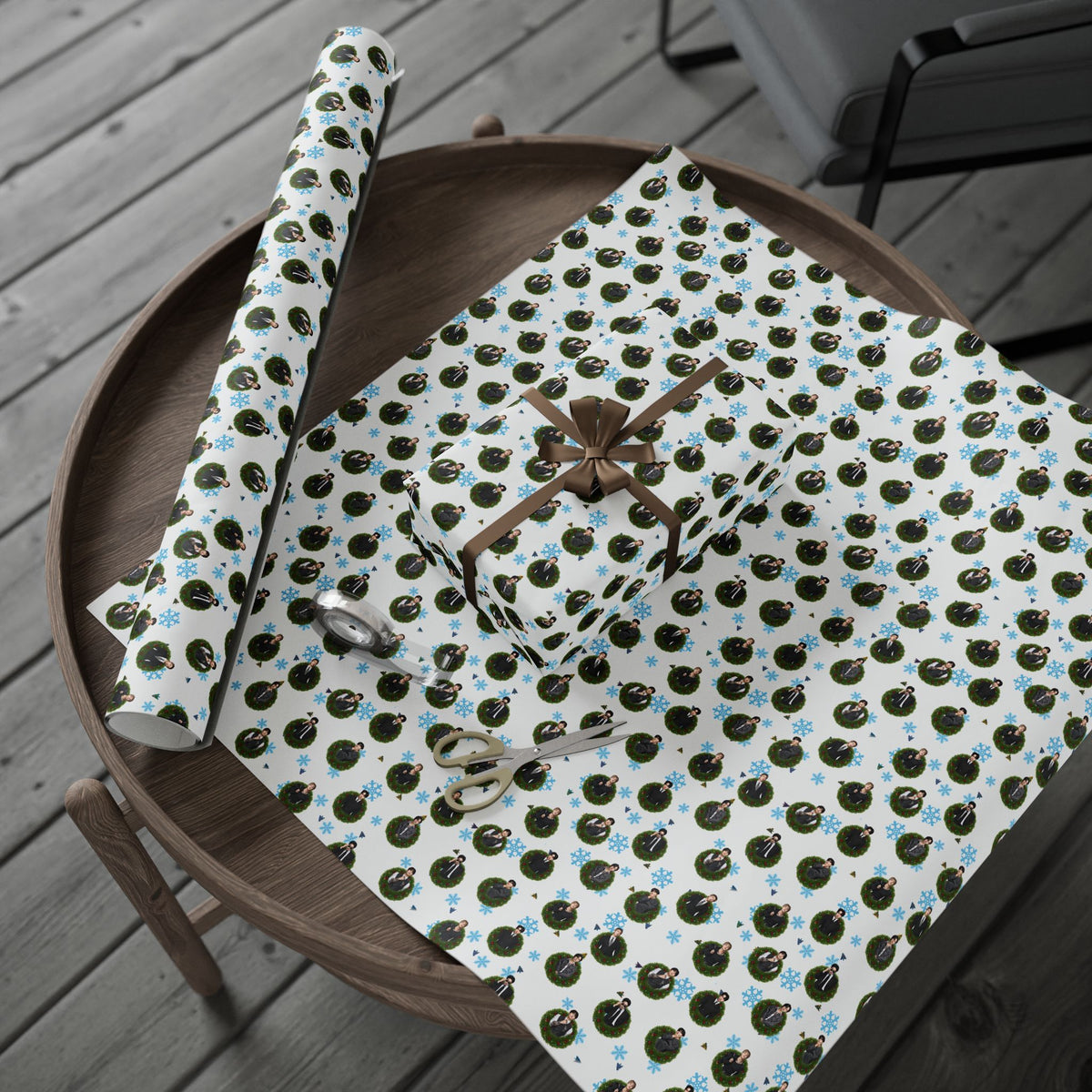 Holiday Wreath Wrapping Paper